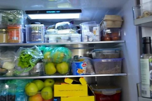 Как избавиться от неприятного запаха в холодильнике: 8 действенных способов