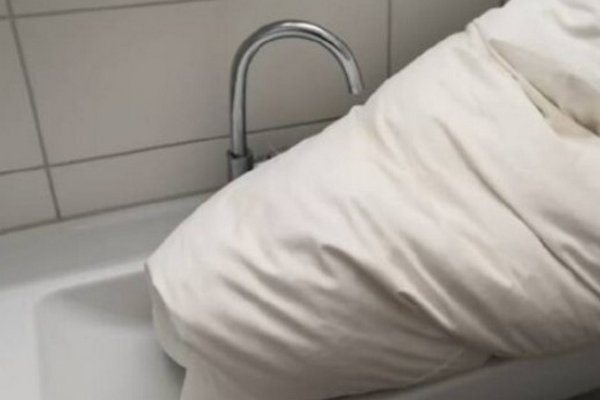 Как правильно стирать подушки: полезные и эффективные советы