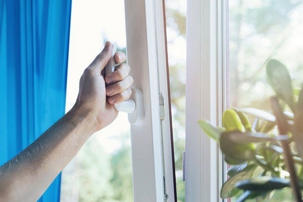 Скільки вартують якісні пластикові вікна у Дніпрі: фактори, що вливают