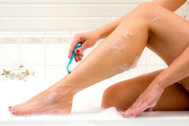 Как правильно брить ноги