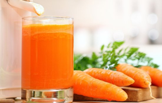 Морковный сок – вкусное решение проблем с кожей