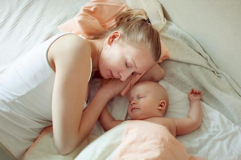 Как выспаться с новорожденными младенцами
