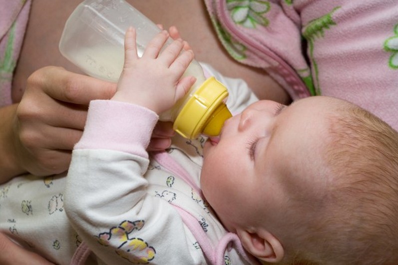 Как правильно хранить еду для младенцев