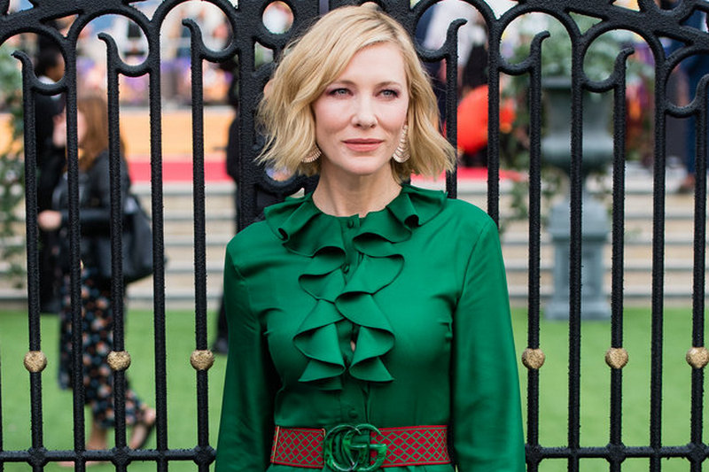 В роскошном изумрудном платье от Gucci: Кейт Бланшетт пришла на премьеру фильма