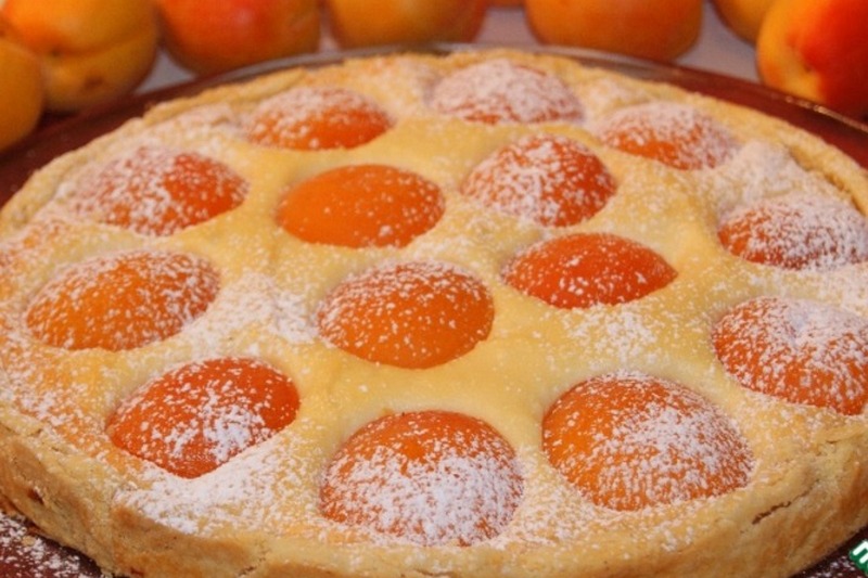 Творожный пирог с абрикосами в мультиварке