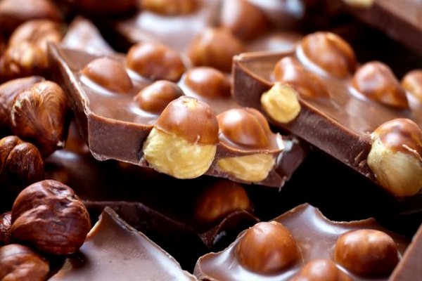 Почему шоколад поднимает настроение?