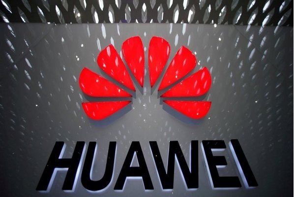 На $1000 дороже. Huawei анонсировала старт продаж складного Mate X