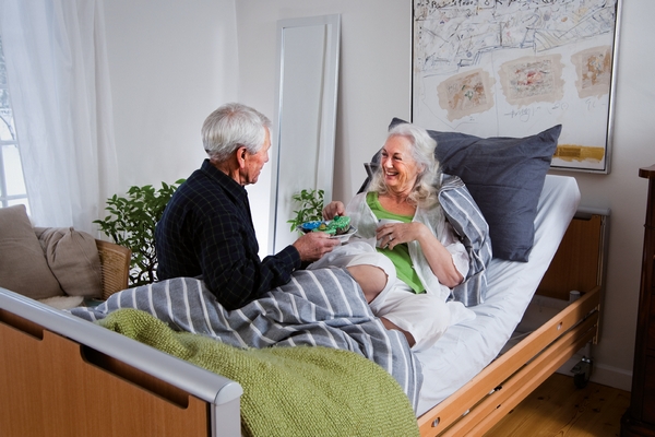 «СУХО» - это эффективные средства по уходу за лежачими больными с дост