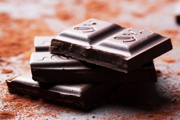 Темный шоколад помогает предотвратить депрессию